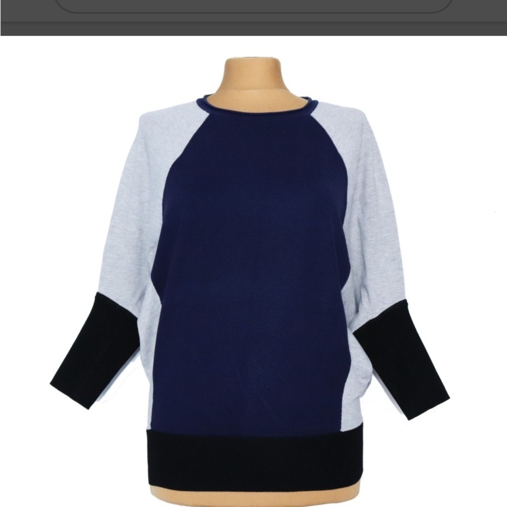 Karen Millen lightweight soft viscose blend colorblock crewneck sweater.
